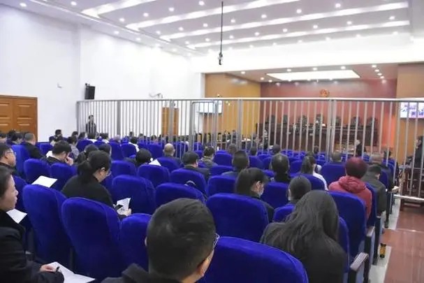 俄罗斯拟分三阶段逐步放开防疫限制措施