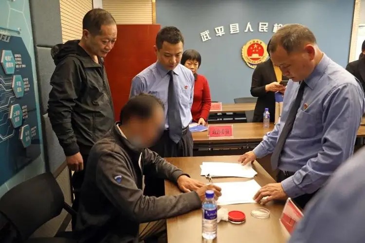 明明是补偿协议没谈拢遭强拆,何必用影响公共利益当借口